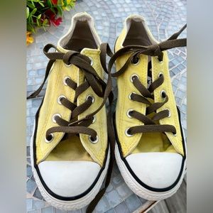 Chuck Taylor womens sneaker